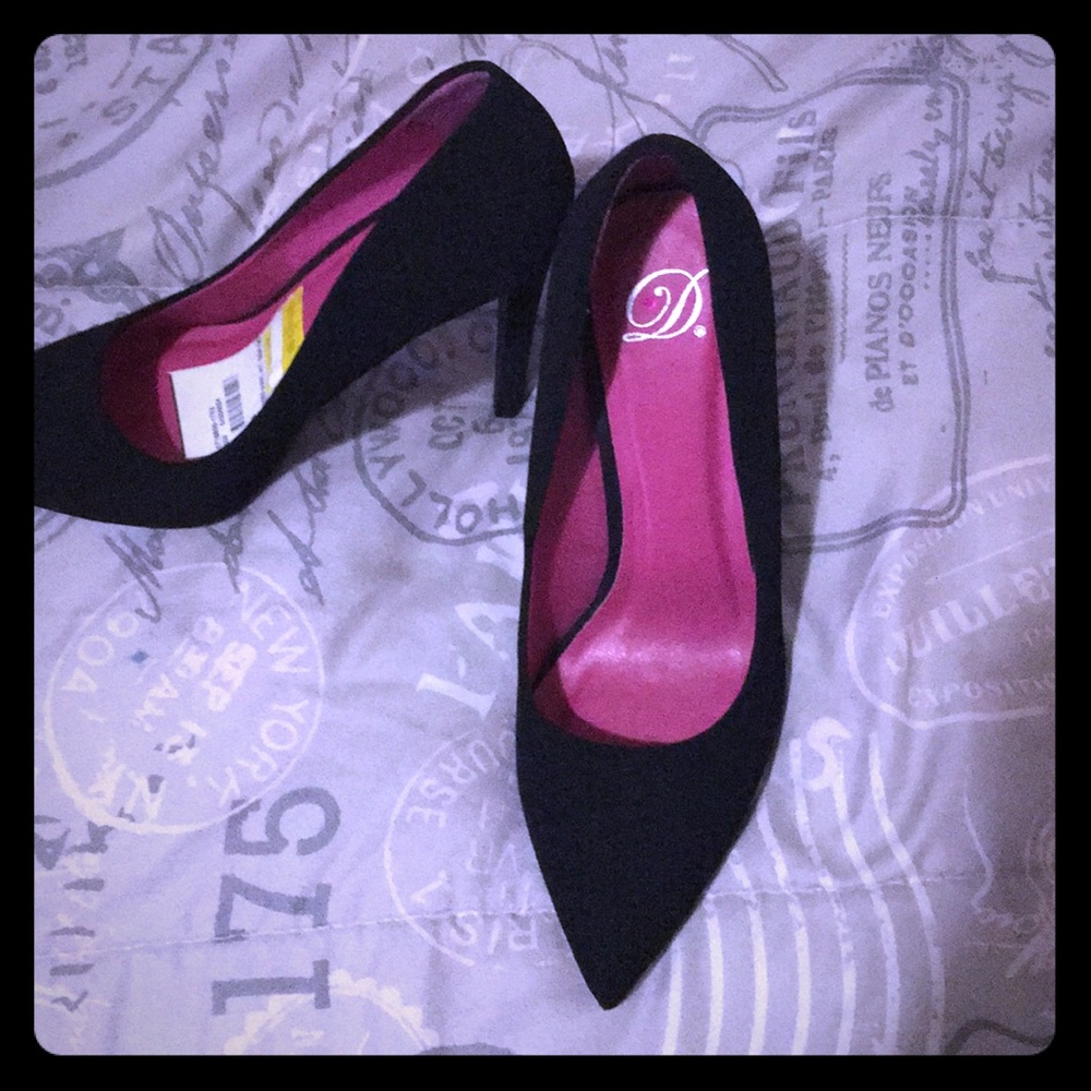 Dereon Heels
